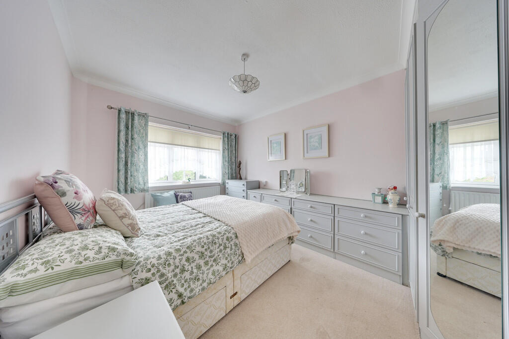 Apartment in Orpington, Scadbury, St Paul's Cray - View 6