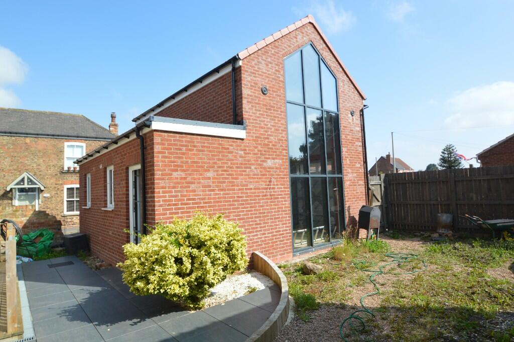 Wynlande Cottage, 17 Cross Slack, Crowle, DN17 4LY photo 2