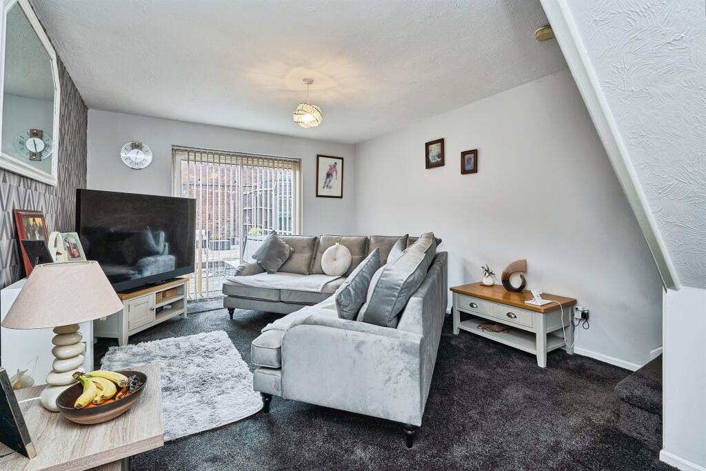House in Sandwell, West Midlands - View 3