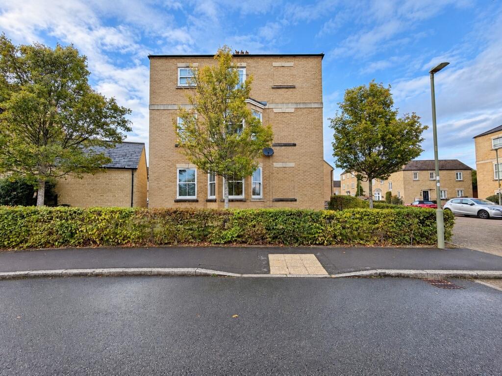 Main image of property: 7 Meadow Lane, Witney, Oxfordshire