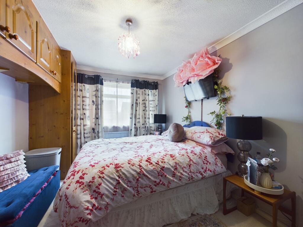 Northlands Close, Stanford-Le-Hope, SS17 photo 4