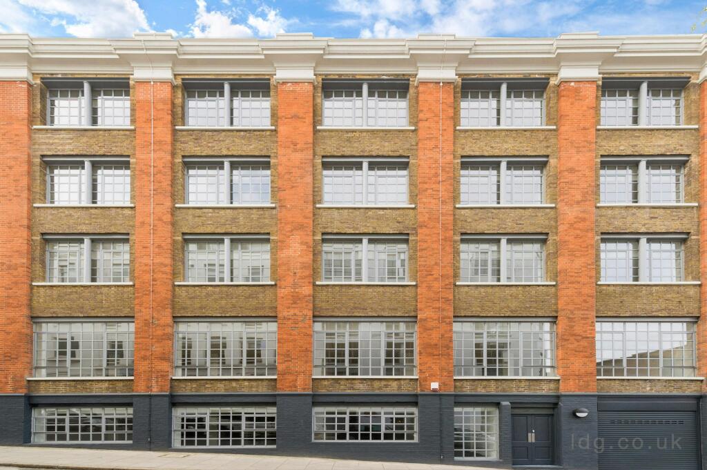 exterior 3.jpg
