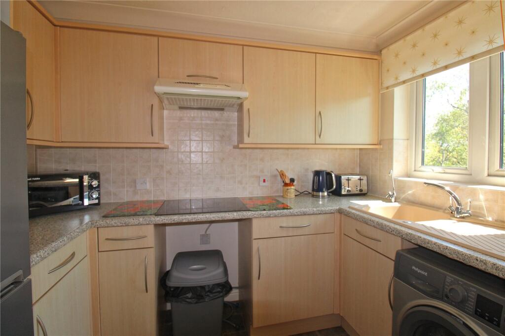 Apartment in Bath, Trowbridge - View 4