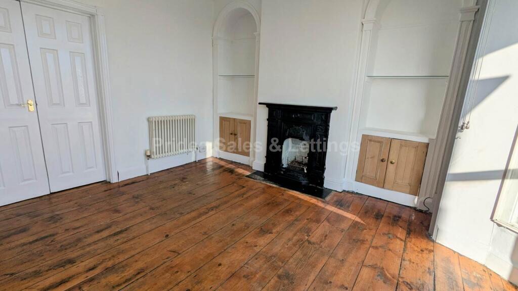 House in Lincoln - View 5