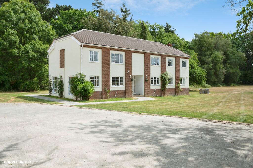 Main image of property: 128 Redehall Road, Horley, RH6