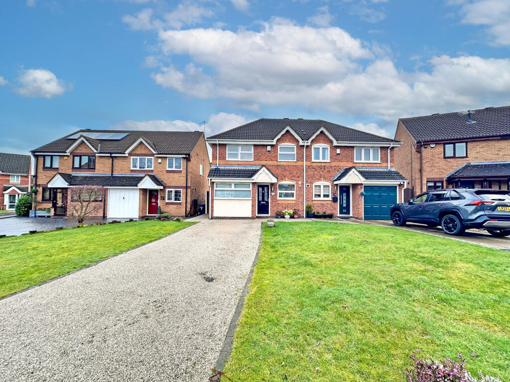 3-bed semi-detached on Edward Fisher Drive, TIPTON, DY4 8TZ, £280,000