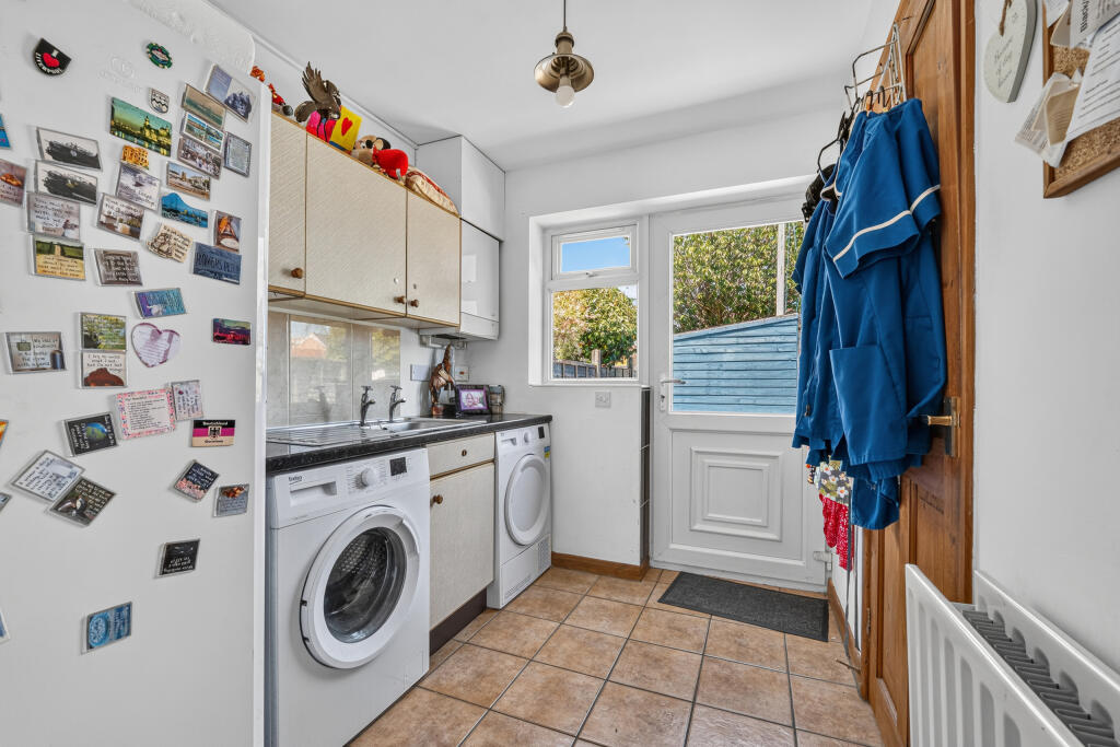 Birkdale Close, Grantham, Lincolnshire - View 6