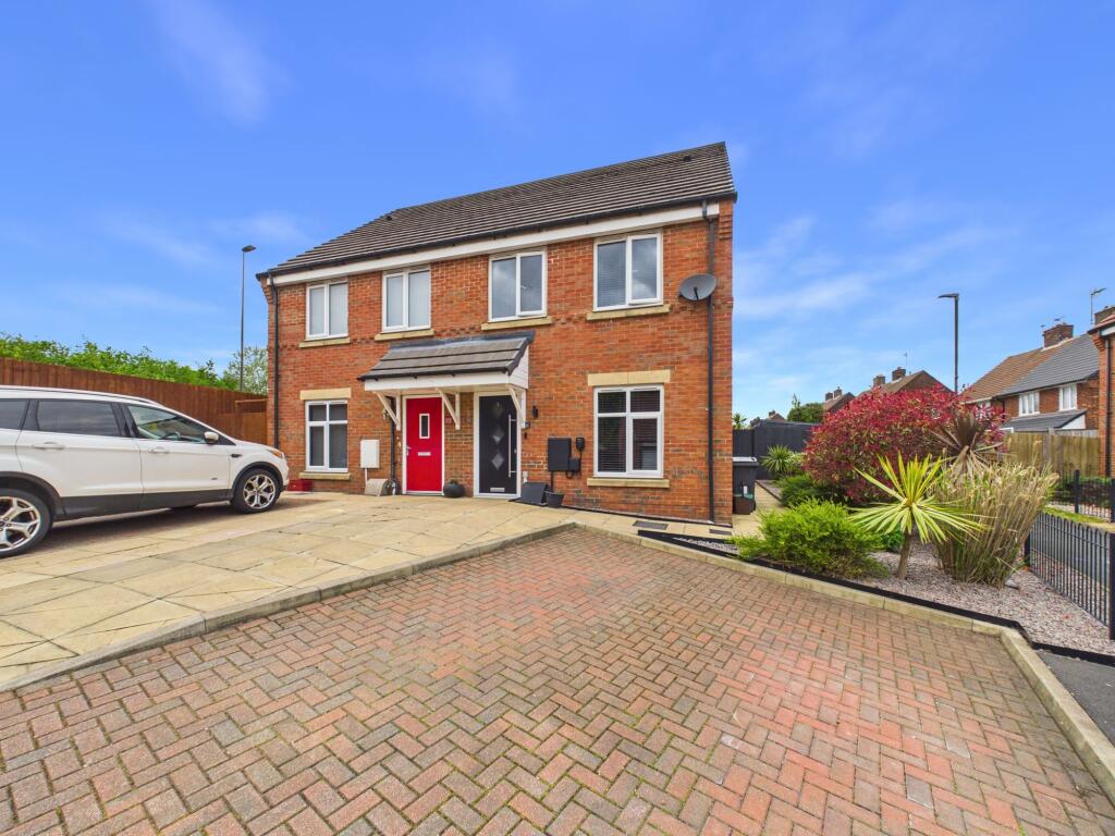 Main image of property: Moorgate Avenue, New Houghton, Mansfield, Nottinghamshire