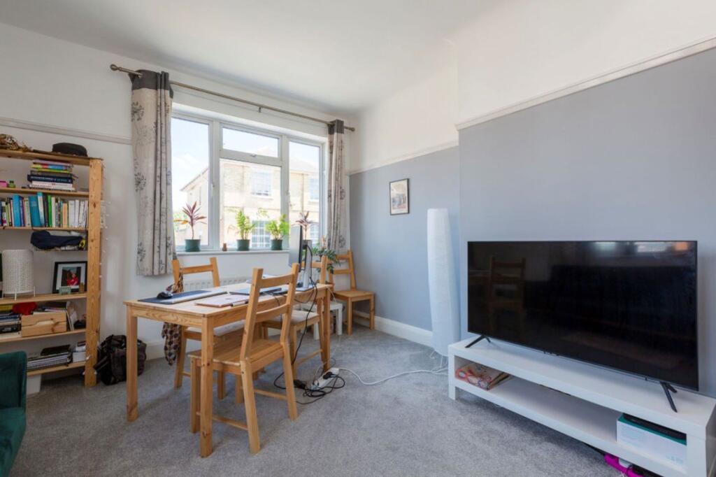 Apartment in Tonbridge - View 5