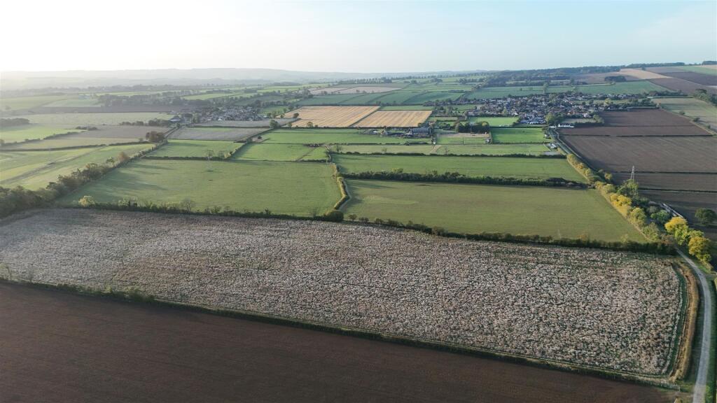 Studio house on 43.54 Acres of Land off Low Lane, Swinton, Malton, £450,000