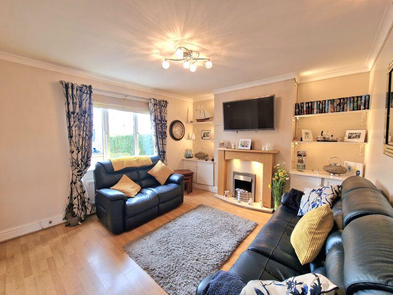 Kinder Grove, Romiley photo 4