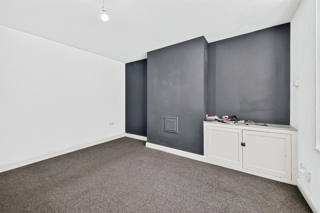 House in Northampton, West Northamptonshire - View 4