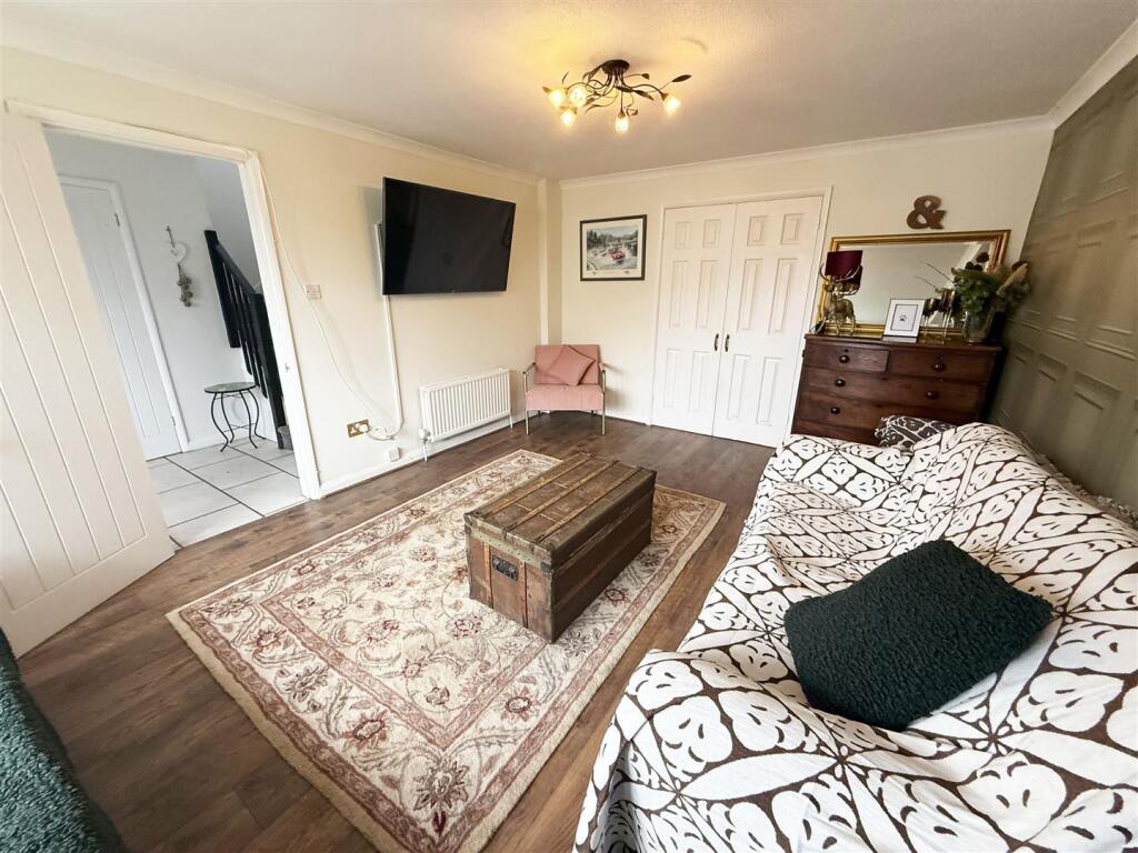 Selworthy Close, Bridgwater photo 2