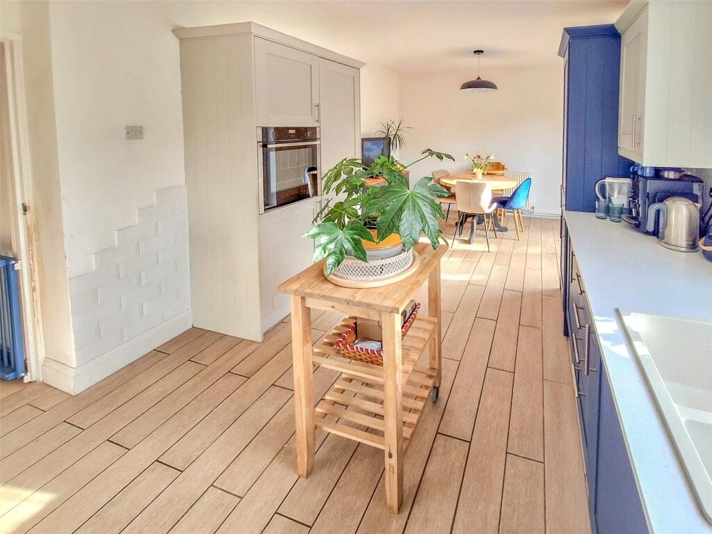 House in Bristol, Repton Grange, Henbury - More