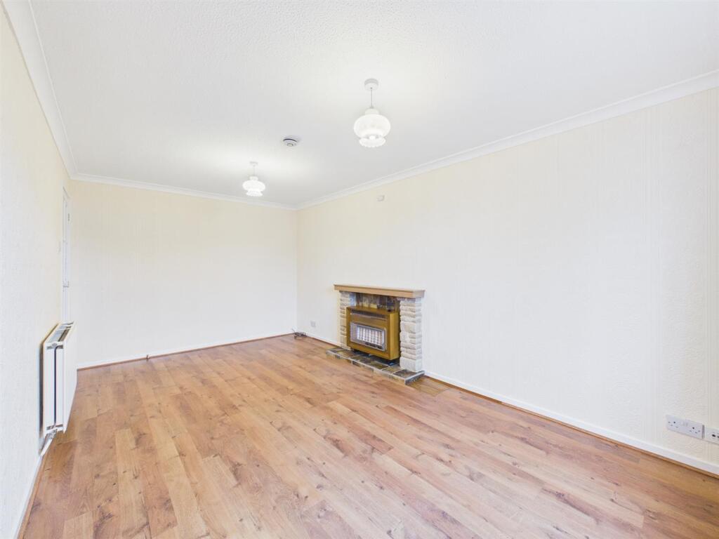 Trentham Close, Bridlington photo 4