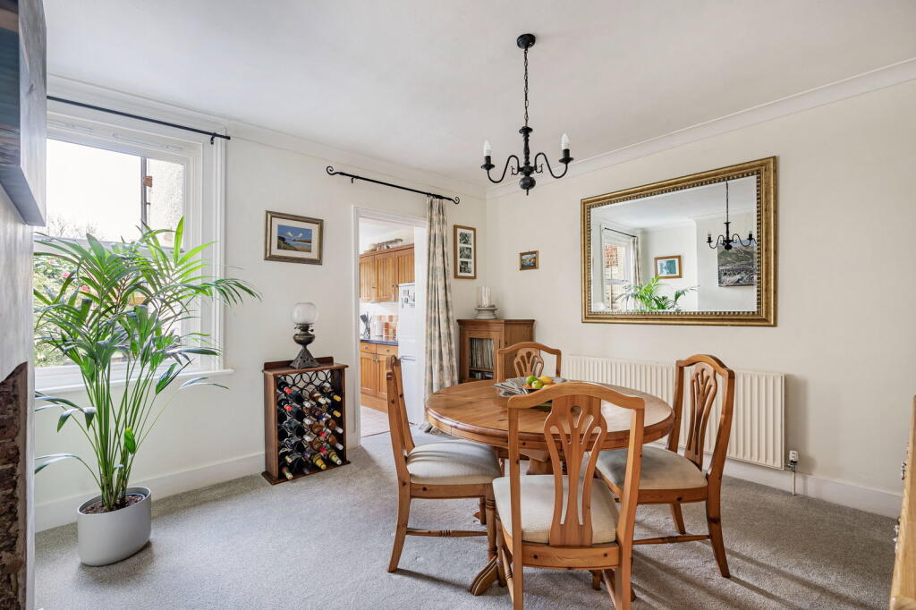 House in Guildford, Surrey - View 5