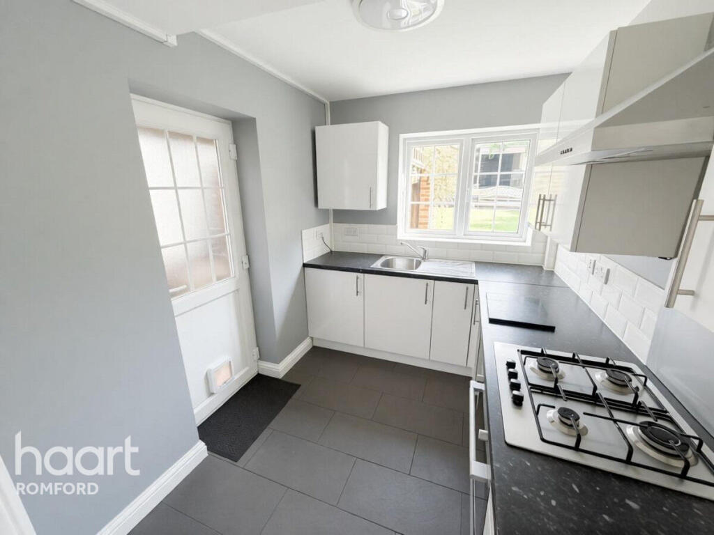 House in Romford - View 3