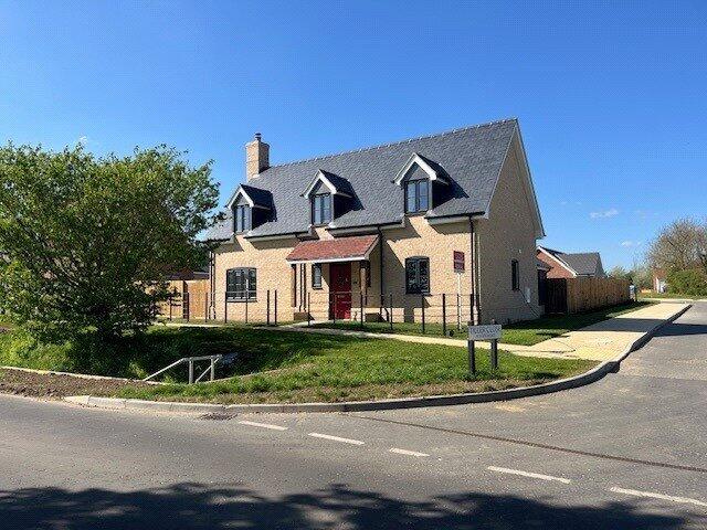 Symonds Walk, IP31 photo 4