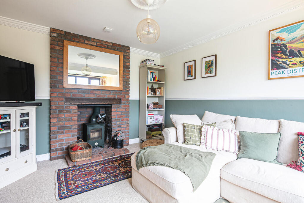 House in Sheffield, Totley Rise, Totley - More