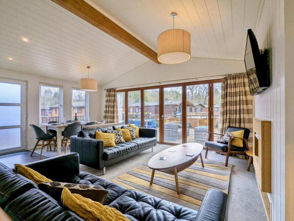 White Cross Bay Holiday Park & Marina, Ambleside Road, Windermere, LA23 1LF photo 2