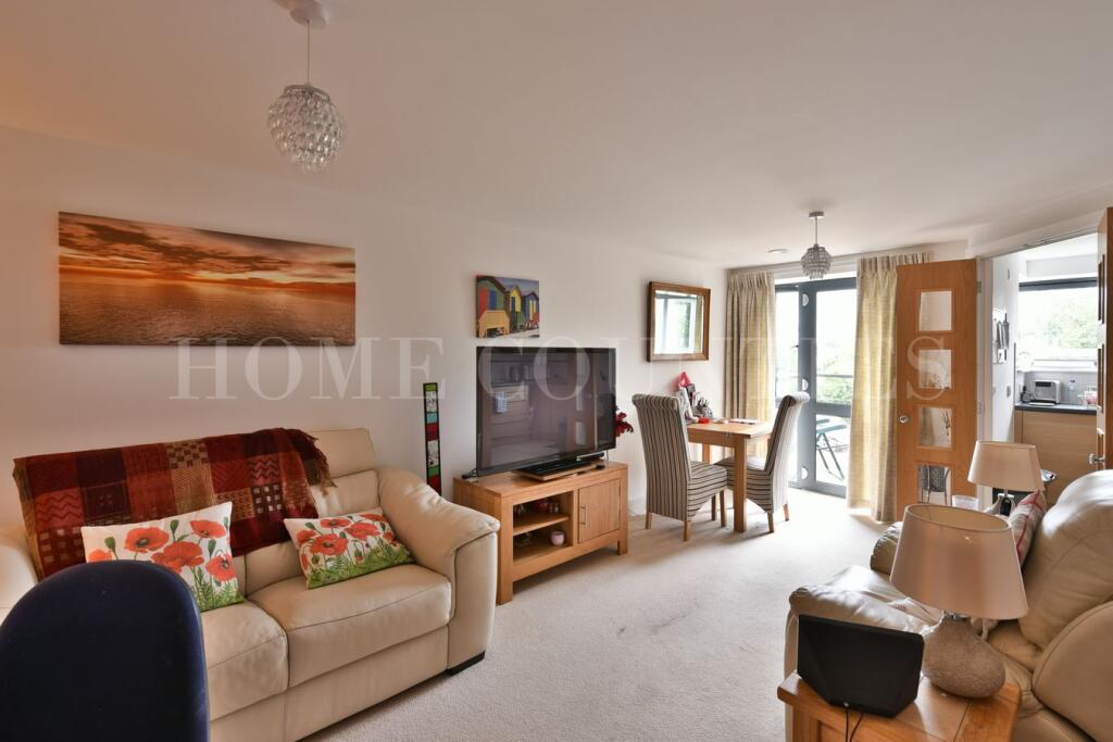 Apartment in Enfield - View 2