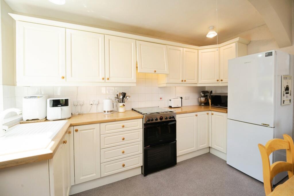 House in Halifax - View 4