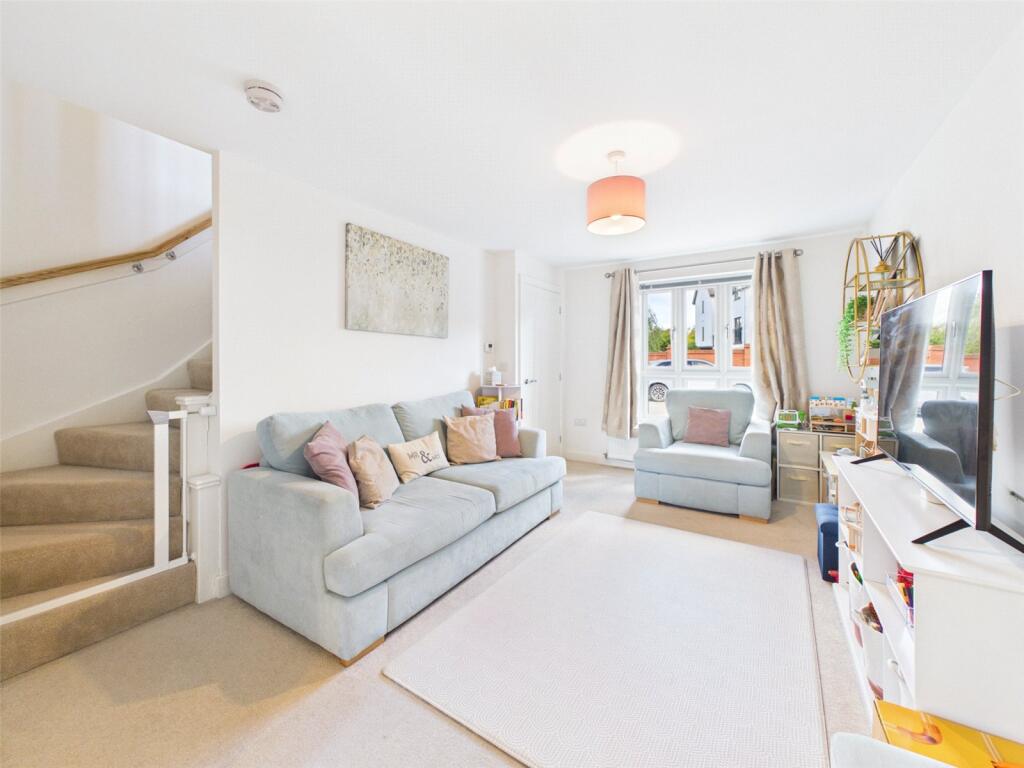 House in Gloucester - View 5