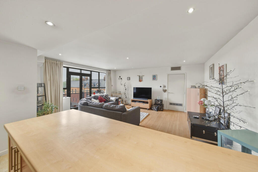 Apartment in Nottingham, Nottinghamshire - More