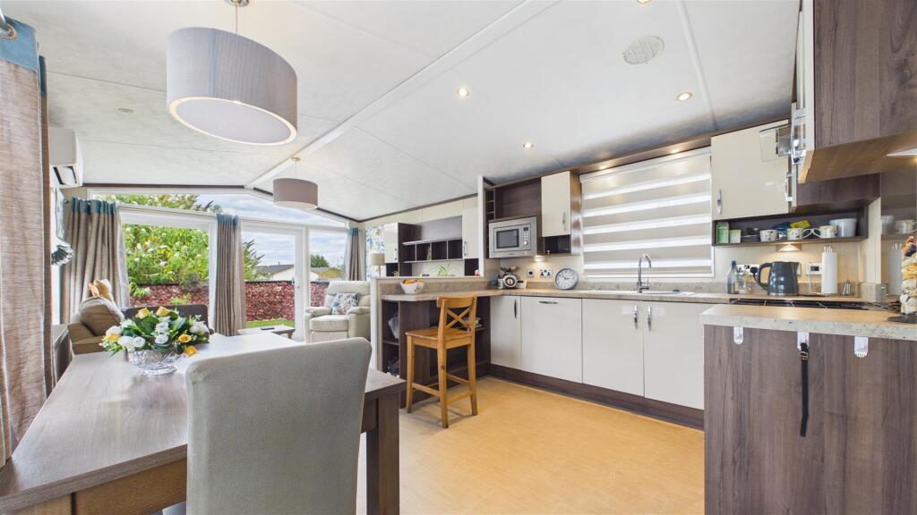 House in Peterborough - View 4