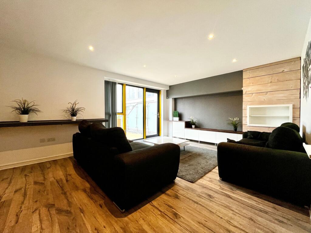 Apartment in Bristol - View 3