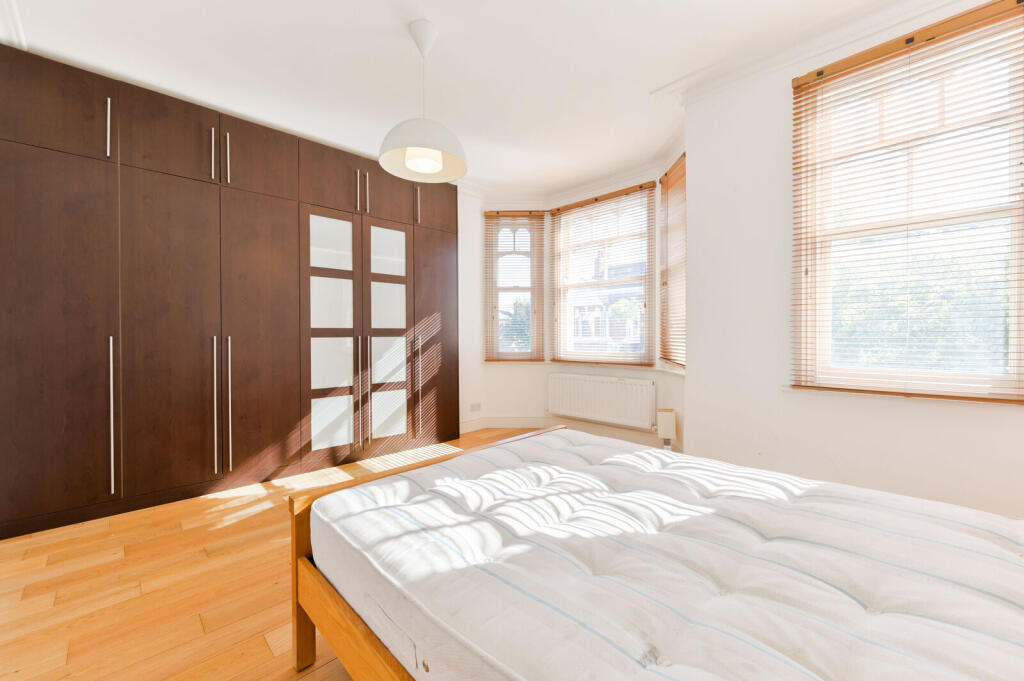 House in London - View 4