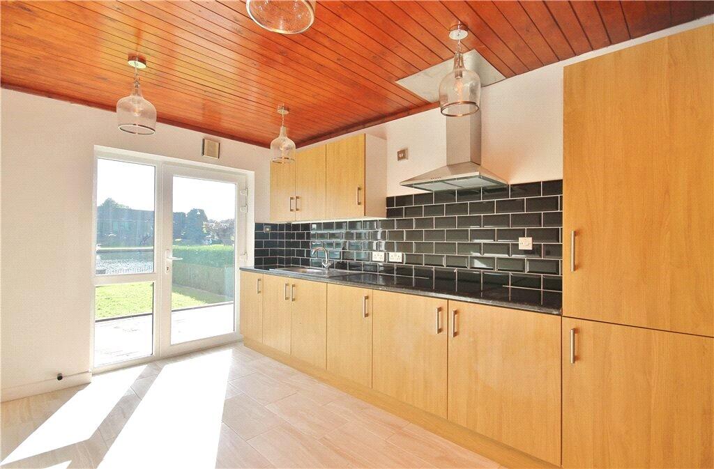 House in Wraysbury, Hythe End - View 3