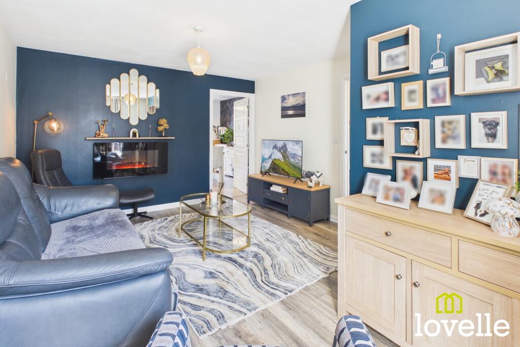 House in Kingston upon Hull - More