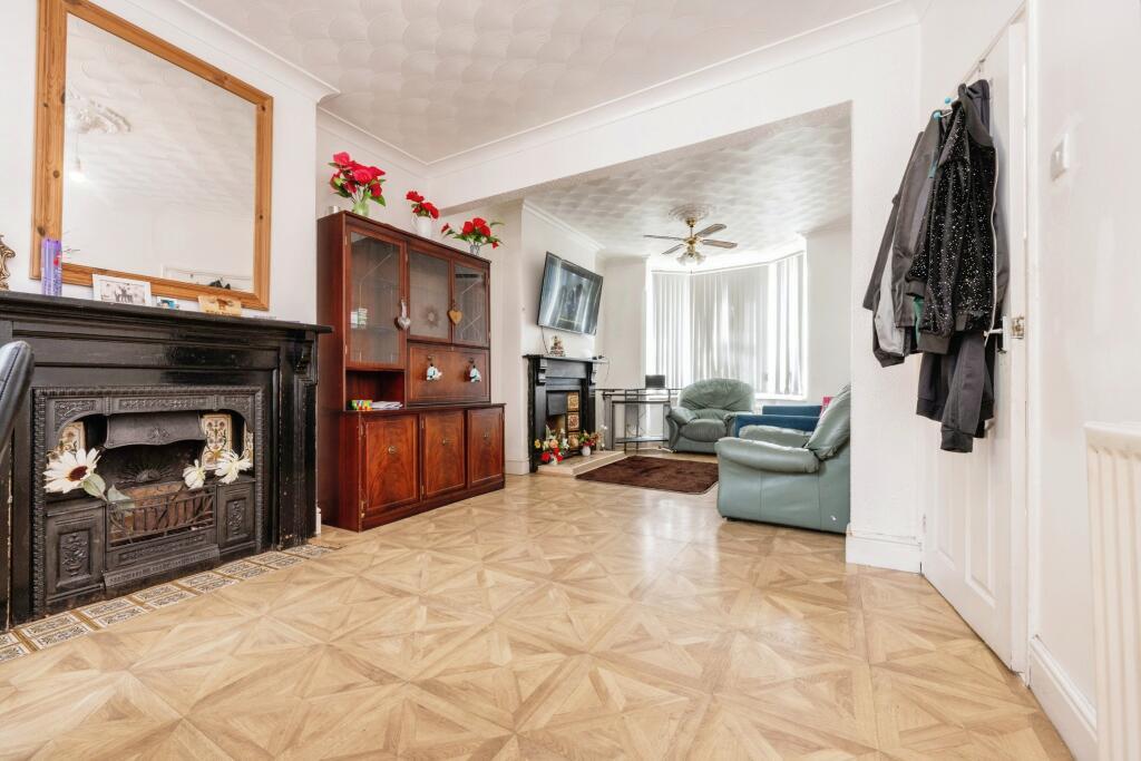 House in Bedford - View 4