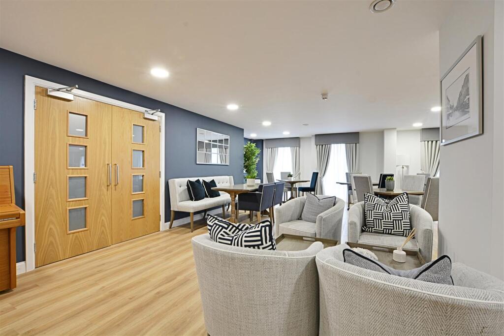 Edward House, Pegs Lane, Hertford photo 4