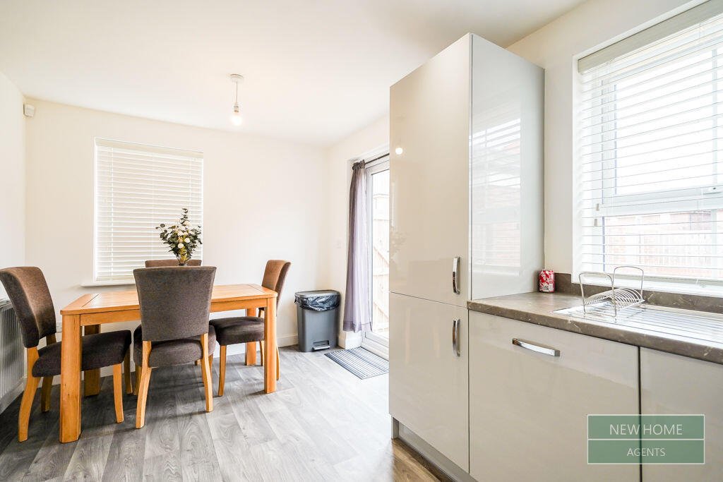 House in Doncaster, Rossington - View 4