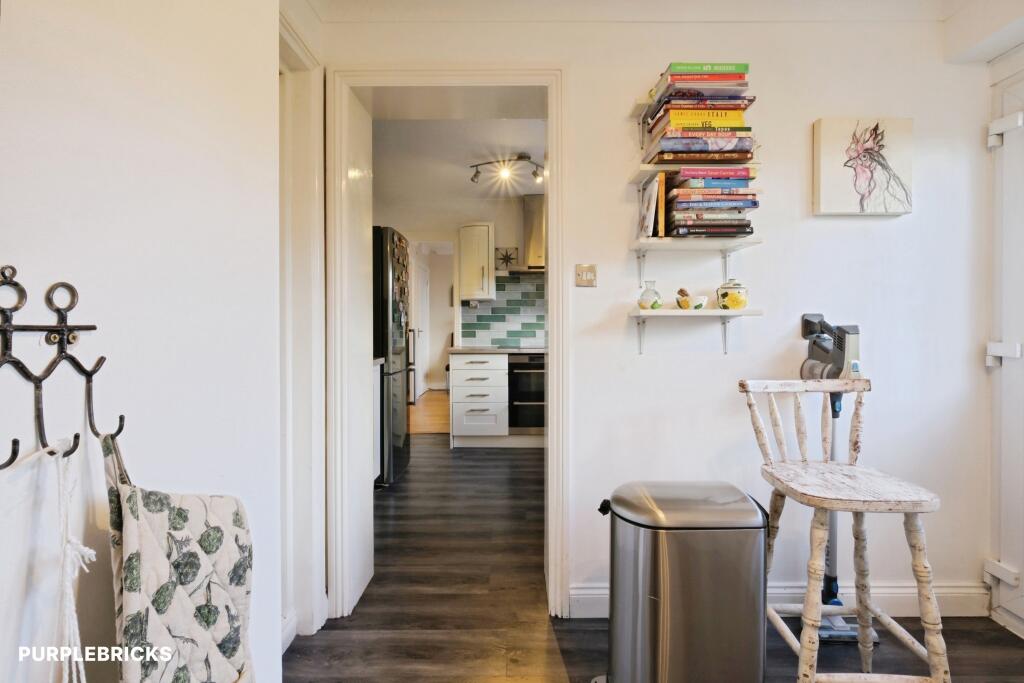 House in Salisbury, Winterbourne - View 4