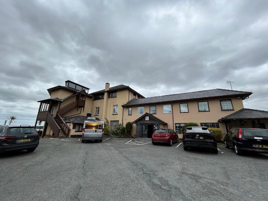 Main image of property: Hotel Port Dinorwic, Ffordd Siabod, Y Felinheli, Gwynedd, LL56 4XA