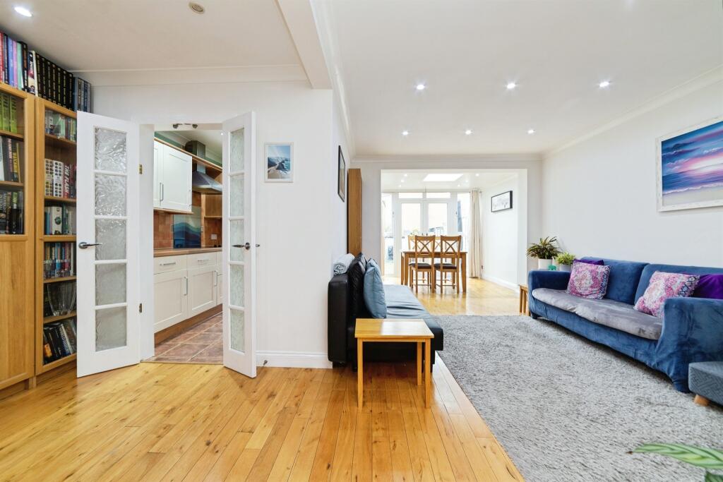 House in Hertford - View 5