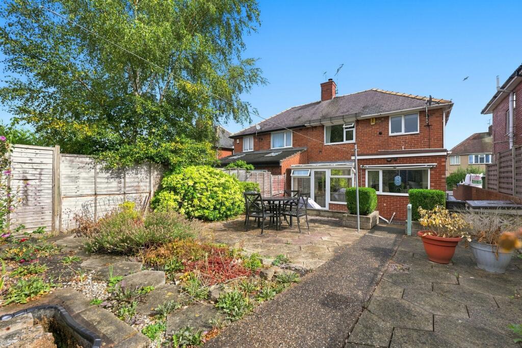 House in Chesterfield, Derbyshire - View 4