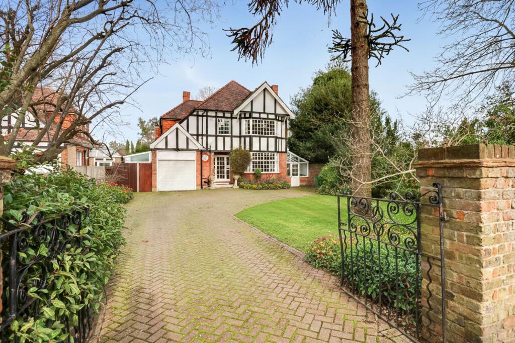 Main image of property: Palace Road, East Molesey, KT8