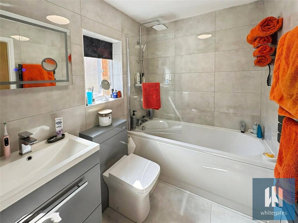 Apartment in Kirklees, Mirfield - View 5