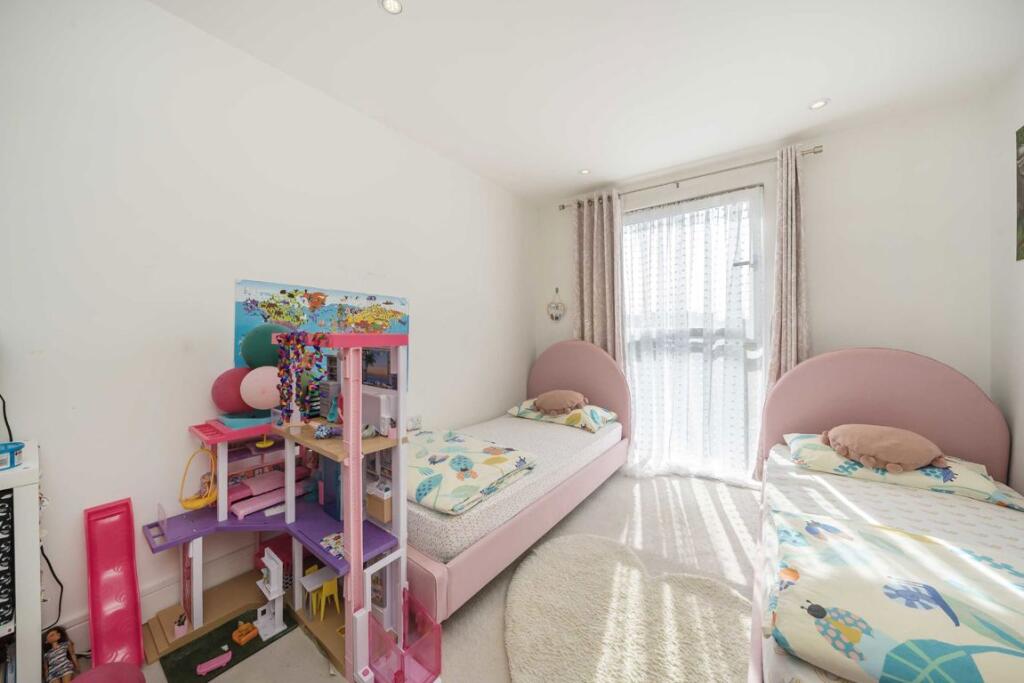 Apartment in London, Norbiton - More