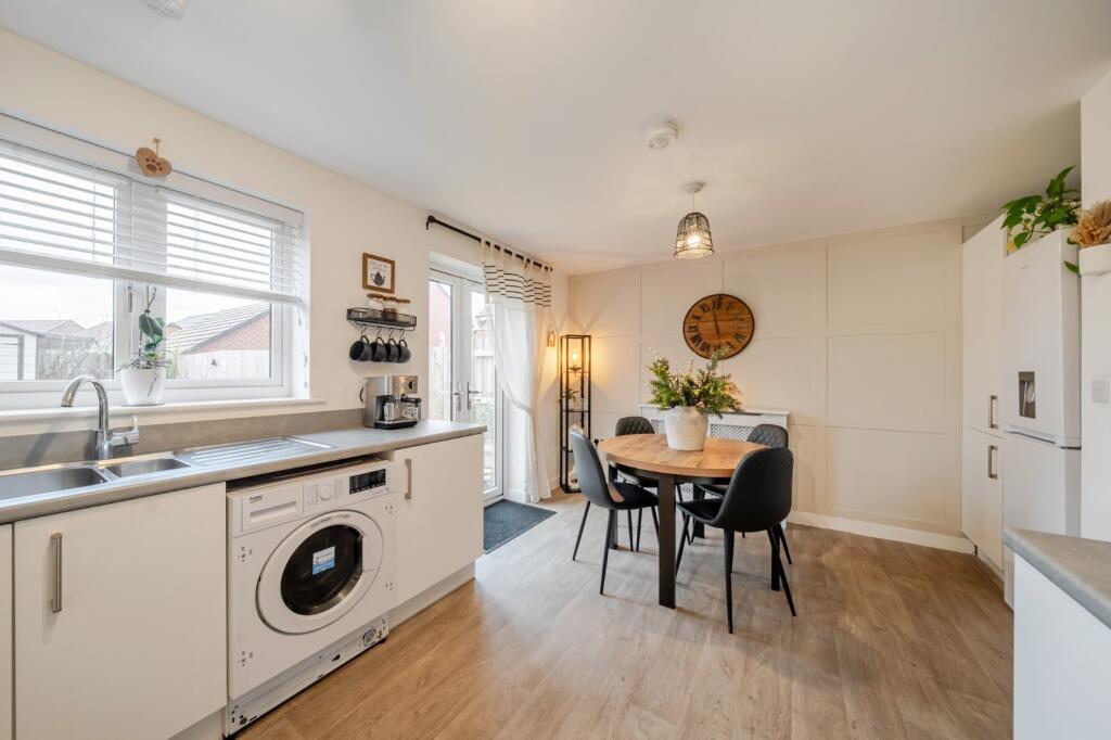 House in Warwick, Montgomery Grange, Budbrooke - View 5