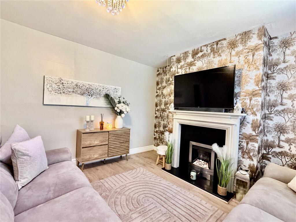 House in Oldham - View 3