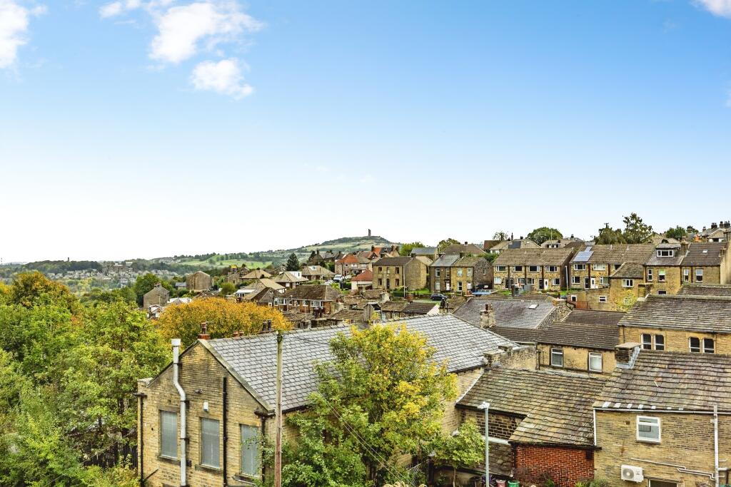 House in Kirklees, West Yorkshire - View 4