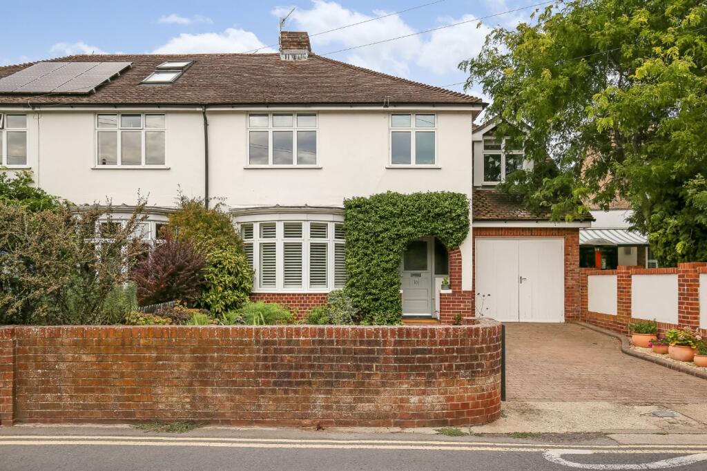 Main image of property: Middle Street, Salisbury, Wiltshire, SP2