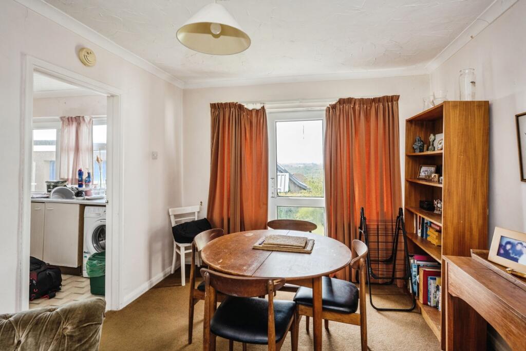 House in Dunvant, Swansea - More