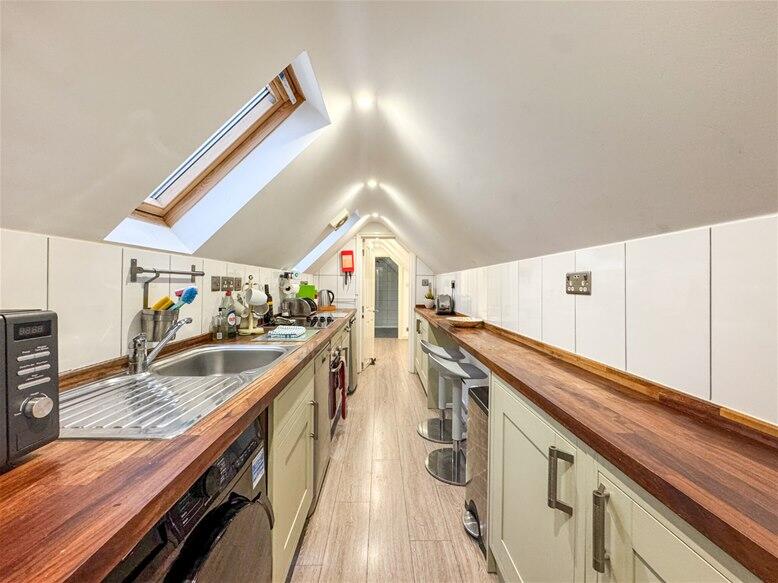 Additional image 5 of Sun Lane, Harpenden, AL5