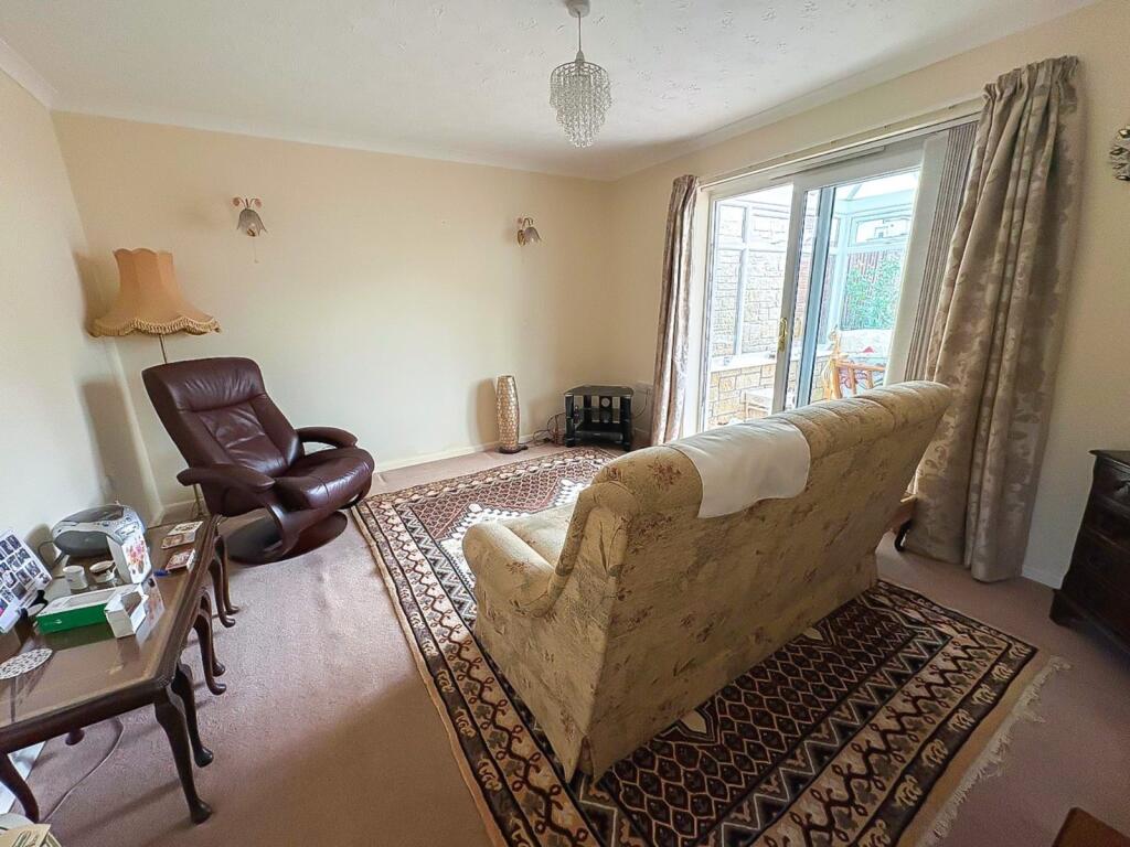 Kingshill Gardens, Nailsea, North Somerset, BS48 photo 4
